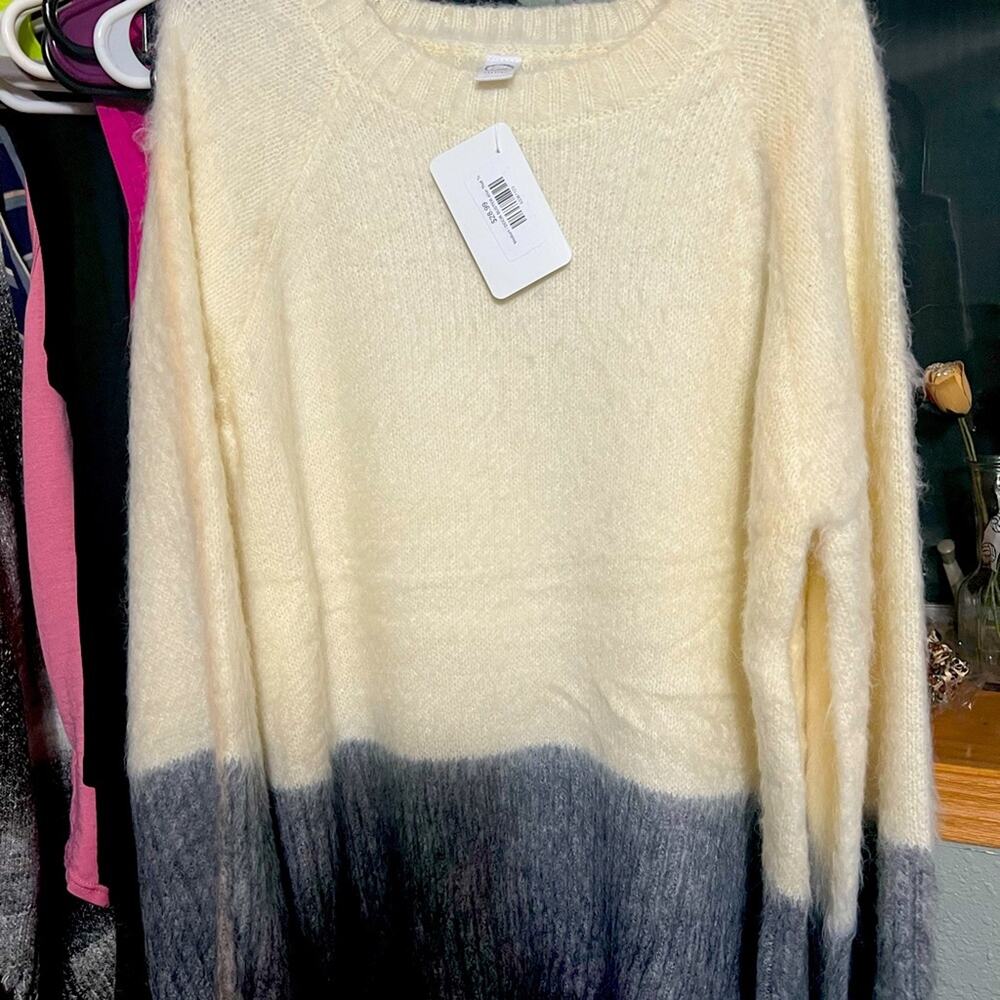 Soft Plush Dual Tone Sweater Size Medium